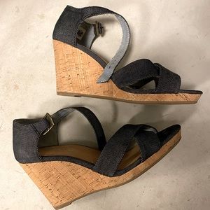 TOMs espadrille wedges 6.5 in great condition